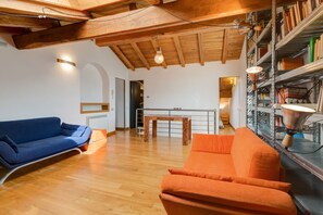 Smart TV, fireplace, DVD player, books - CASALFATTORIA - Charme&Design, A/C Parking Garden ultraWi-Fi Fireplace Nespresso (Rome)