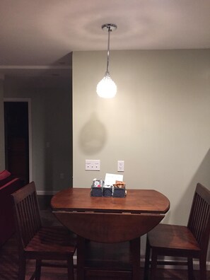 Dining - comfort, luxury, privacy (Amherst)