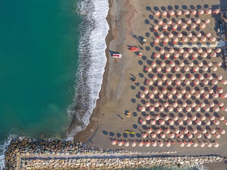 Beach nearby, 4 beach bars. Hotel Il Settebello