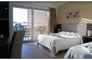 Minibar, in-room safe, desk, bed sheets