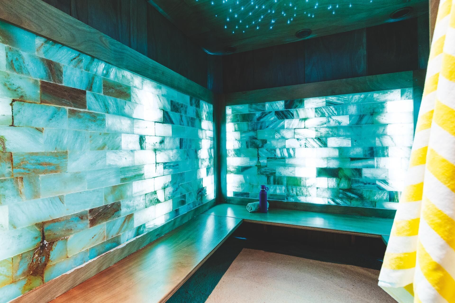 Sauna, steam room, body treatments, 1 treatment room, massages