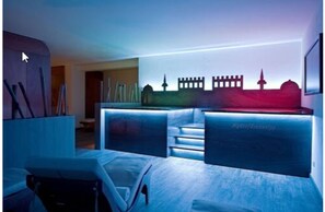 Sauna, steam room, body treatments, 1 treatment room, massages