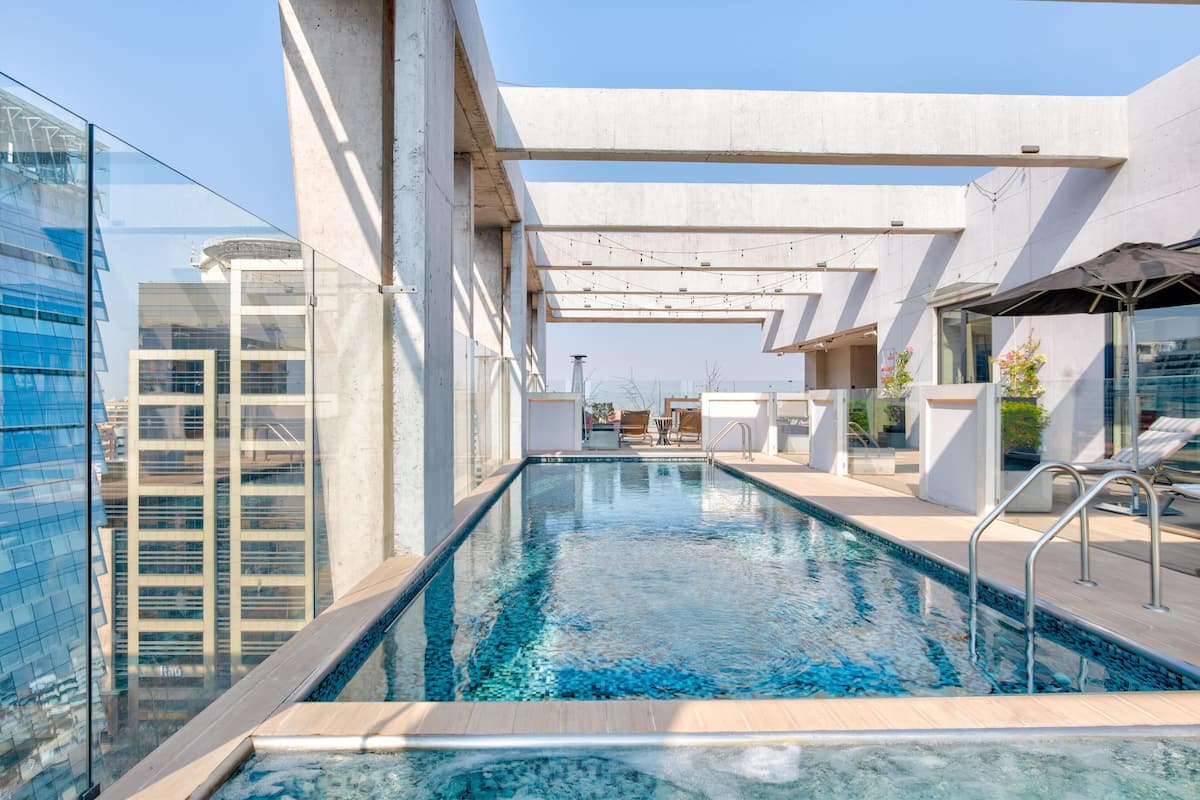 outdoor pool, pool loungers