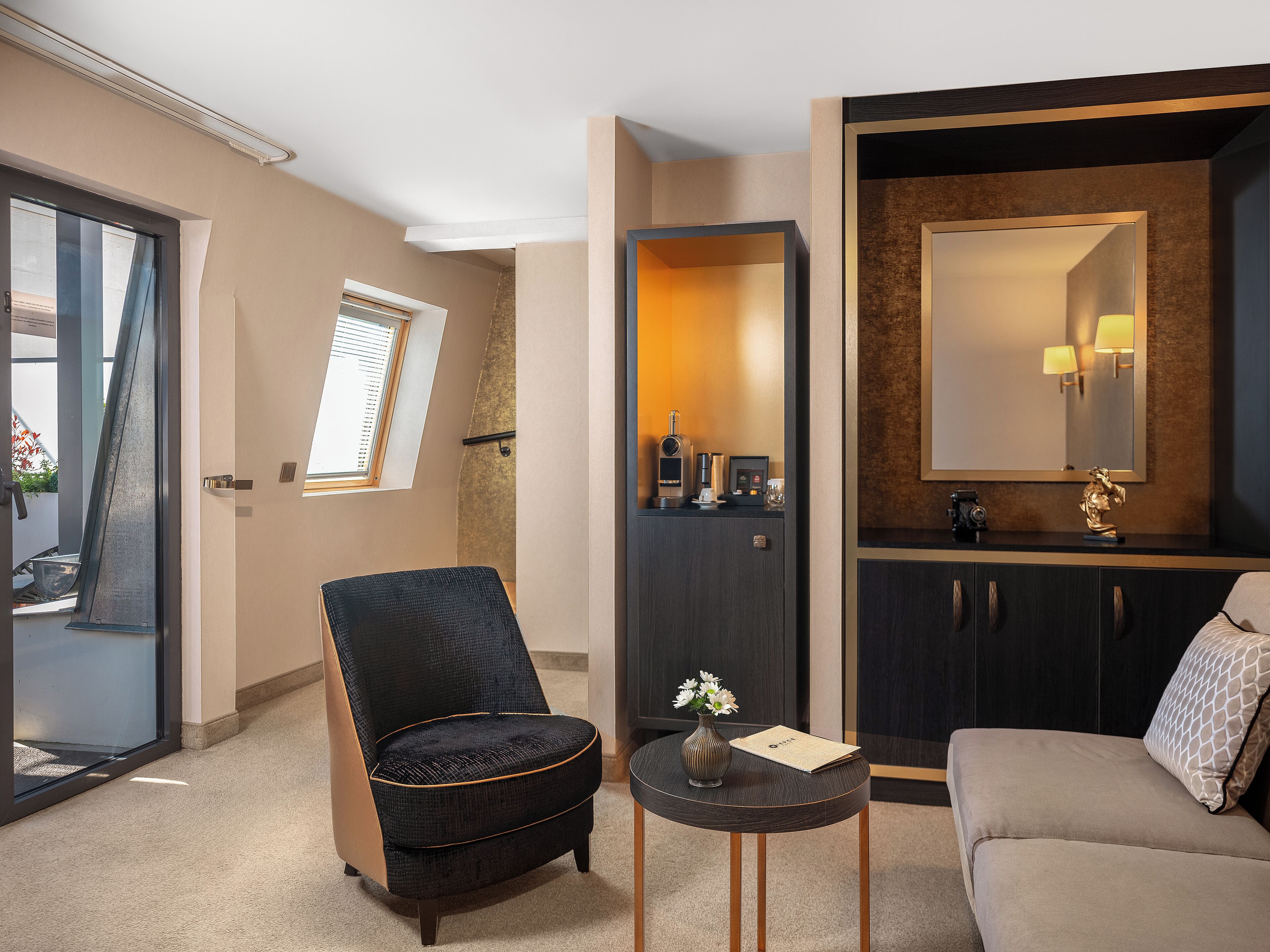 niepce duplex suite | egyptian cotton sheets, premium bedding, pillow-top beds, in-room safe