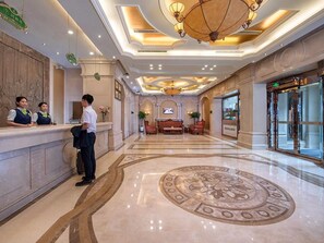 Lobby - Vienna International Hotel Shenyang Railway Statio (Shenyang)