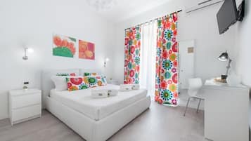 Doppia Standard (Room 6) | Minibar, una cassaforte in camera, con stile personalizzato