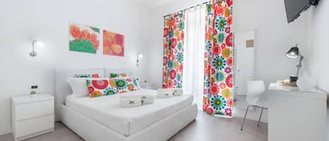Quarto casal standard (Room 6) | Frigobar, cofres nos quartos, individualmente decorados