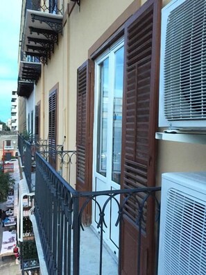 Chambre Double (External Bathroom - Room 4) | Balcon