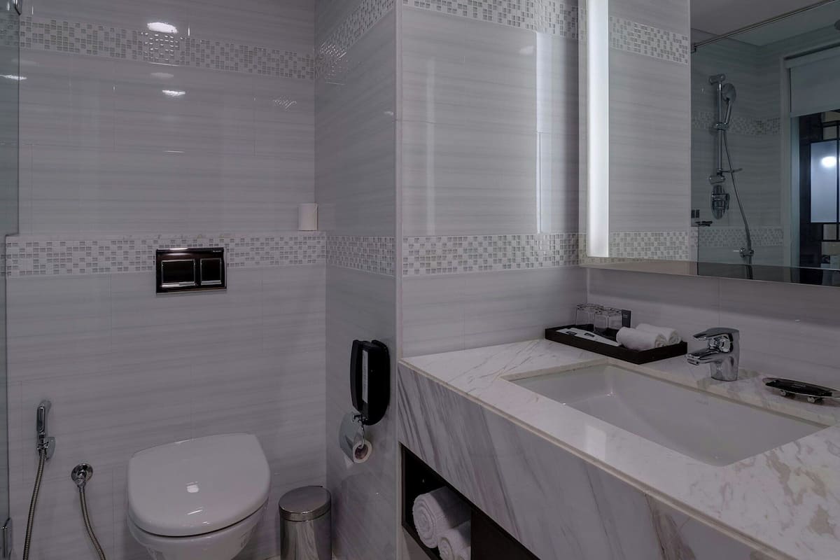 Shower, free toiletries, bathrobes, slippers