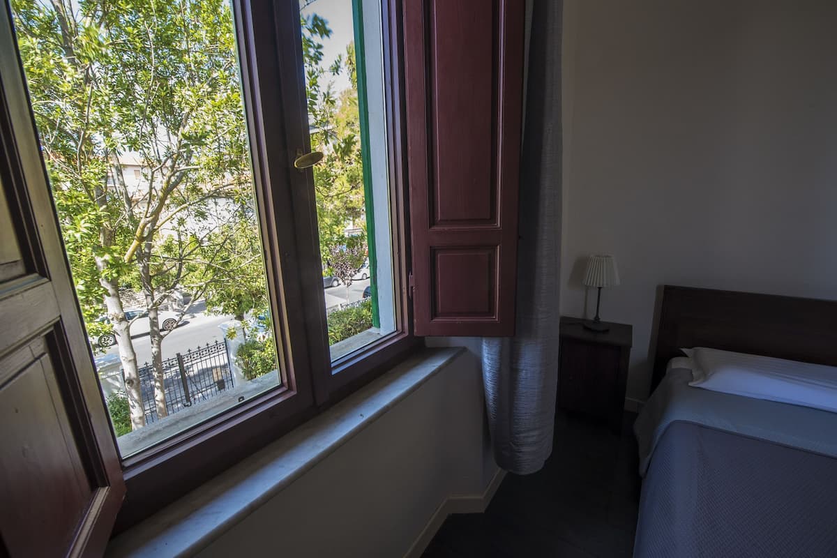 Comfort Twin Room | Desk, blackout curtains, iron/ironing board, free WiFi