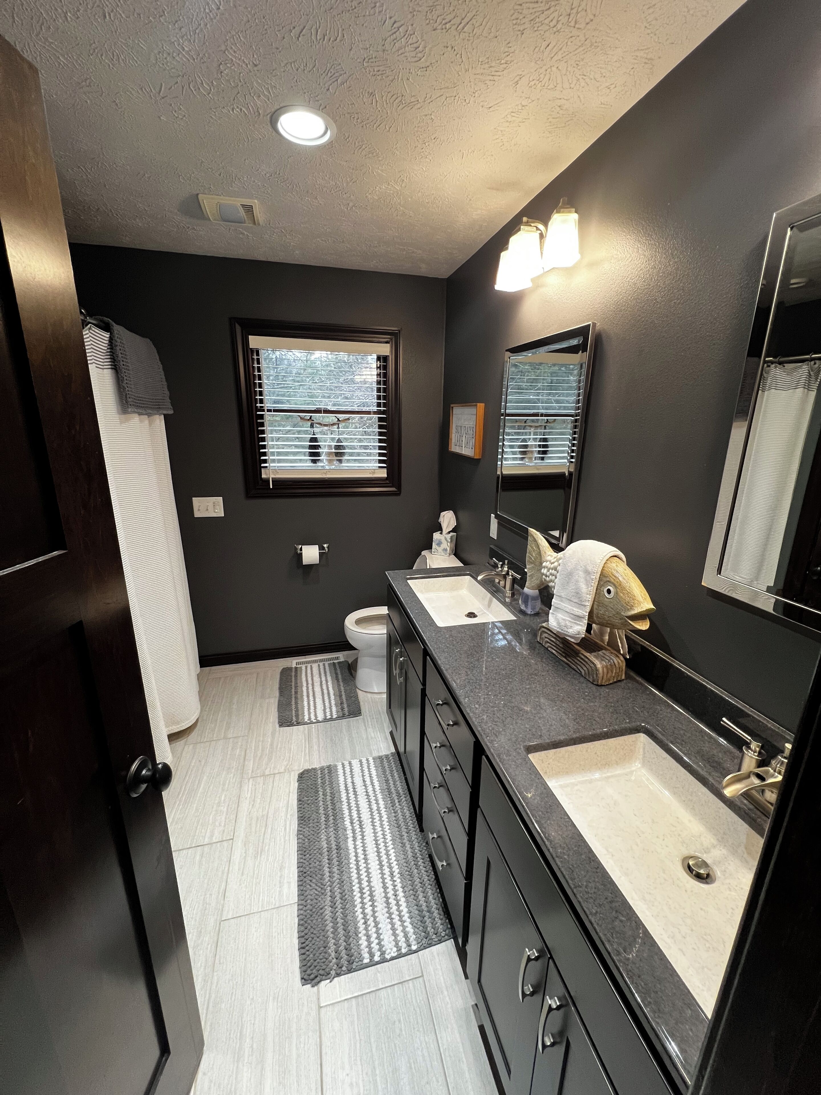 Bruser, hårtørrer, håndklæder, Sæbe