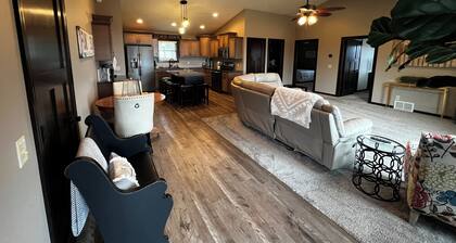 Lewis and Clark Lake Home/Loft for Rent/Lake View Property and Lake Access