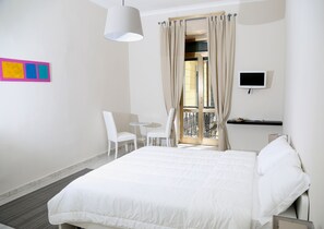 公寓, 3 間臥室 | 高級寢具、羽絨被、記憶棉床墊、房內夾萬