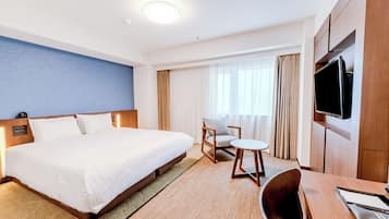 Deluxe Double Room Single Use, 1 Queen Bed, Non Smoking | Down comforters, blackout drapes, WiFi (free), bed sheets