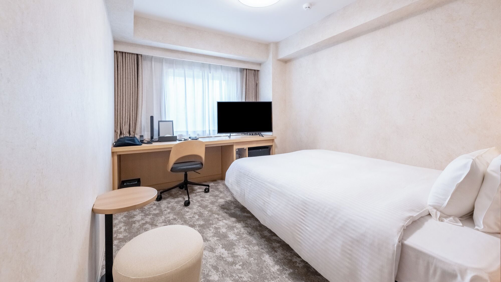 Standard Double Room, Non Smoking | Gebar bulu kapas, langsir/tirai gelap terus, Wi-fi percuma, cadar katil 