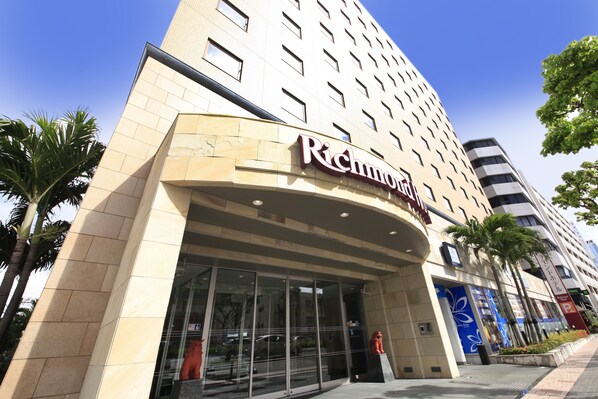 Property entrance - Richmond Hotel Naha Kumoji (Naha)