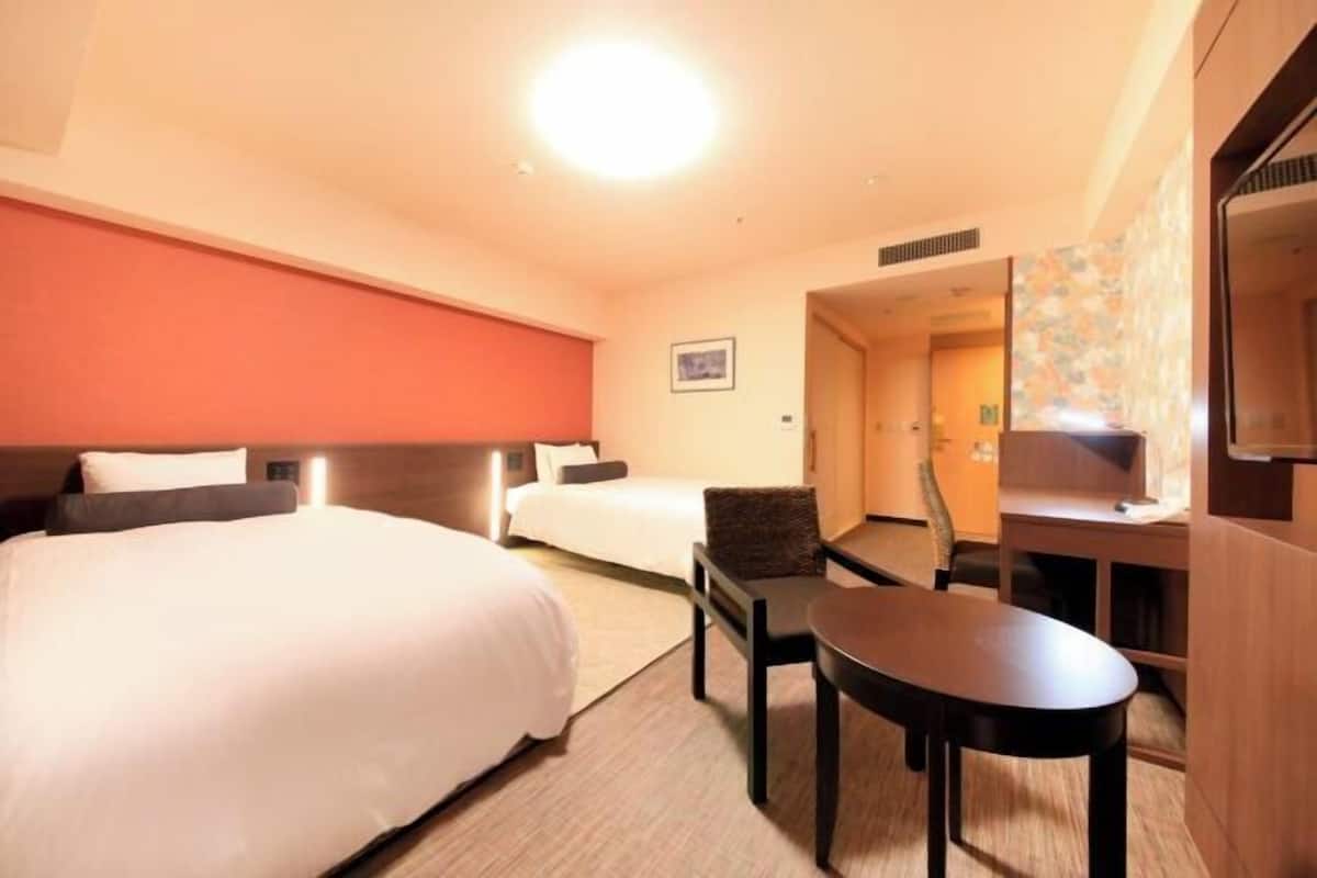 Copriletto in piuma, tende oscuranti, Wi-Fi gratuito, lenzuola