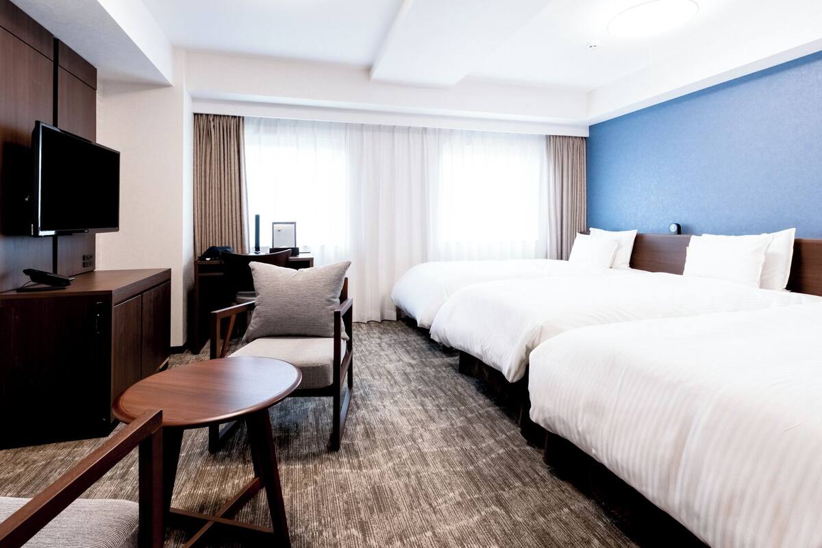 Triple Room, Non Smoking | Down duvets, blackout curtains, free WiFi, bed sheets