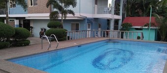 อินยูส์ เพลส