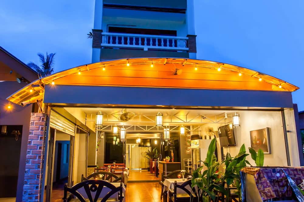Hugs Guesthouse