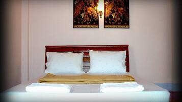 Standard Room with Air Conditioned | Desk, free WiFi