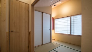 Unclassified image, 3 of 25, button - Blue Tengu Kujo (Kyoto)