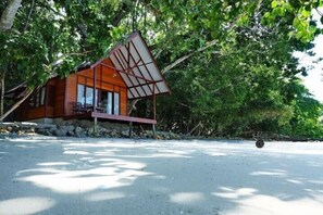 Panoramic-Doppelzimmer, 1 King-Bett, Meerblick, Strandnähe | Schreibtisch, Bettwäsche