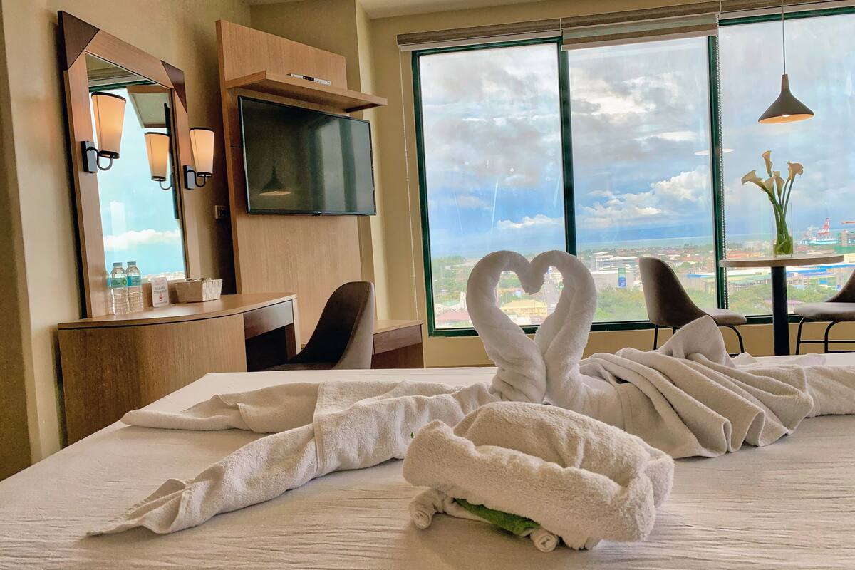 executive room | 1 bedroom, desk, rollaway beds, free wifi