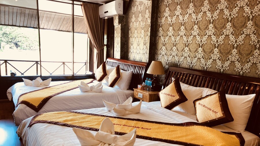 Merry Riverside Hotel