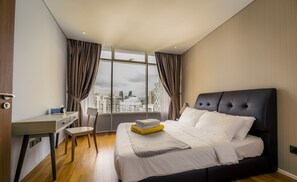 Apartment, 3 Bedrooms | 3 bedrooms, iron/ironing board, free WiFi