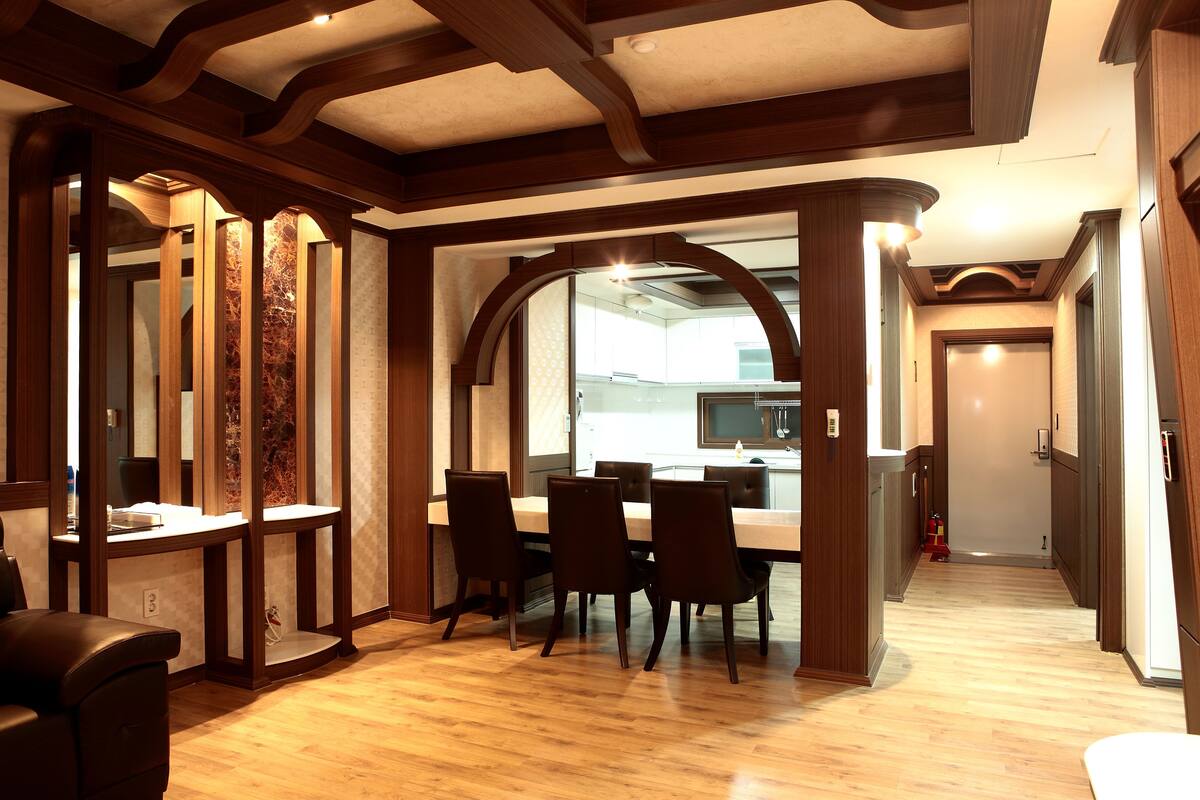 Deluxe Condo | In-room dining