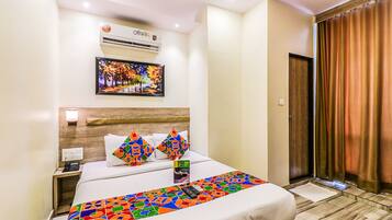 Premium bedding, desk, soundproofing, free WiFi
