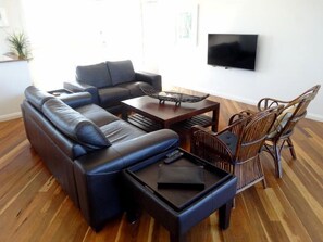House, 4 Bedrooms | Living area | LCD TV