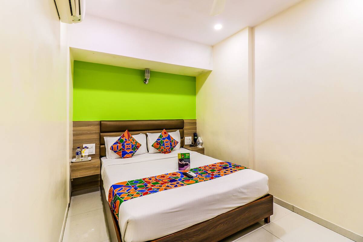 Deluxe Room | Desk, free WiFi