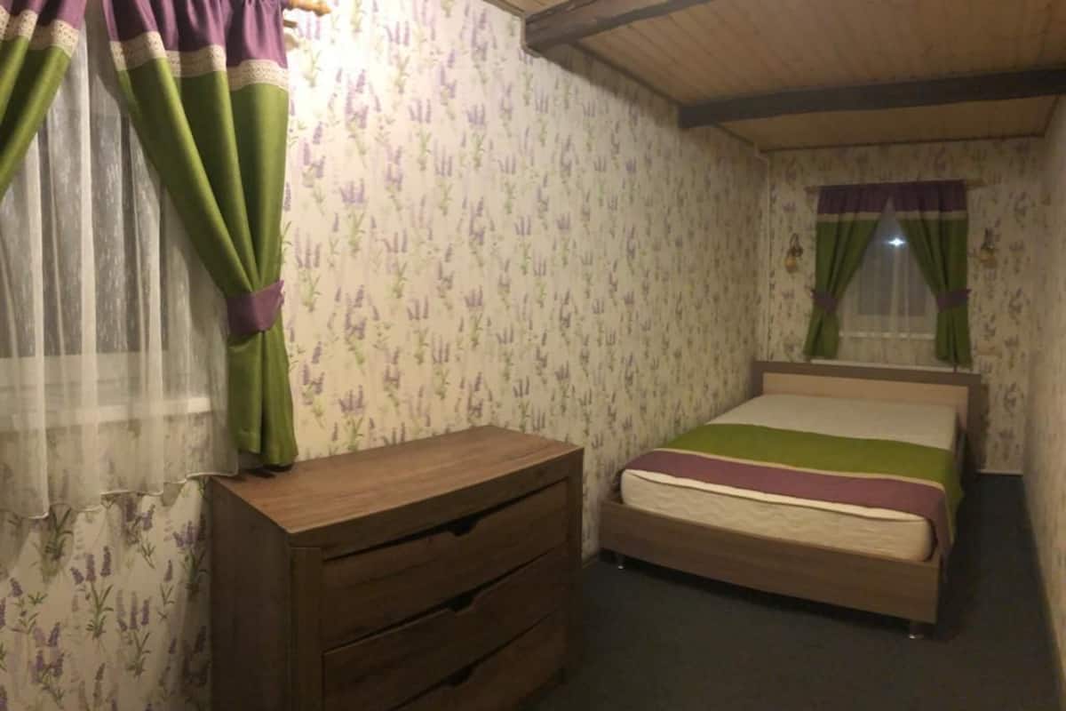 Suite, 2 habitaciones | Escritorio, cortinas blackout y insonorización