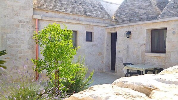 Romantic Apartment, 1 Bedroom | Terrace/patio - Trulli e Cummerse (Locorotondo)