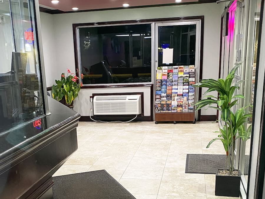 Bar-salon dans le hall