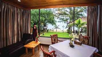 Superior room with Sea View | 1 多间卧室、办公桌、免费 WiFi、床单