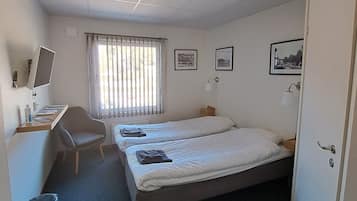 Double or Twin Room | Individually decorated, individually furnished, blackout drapes