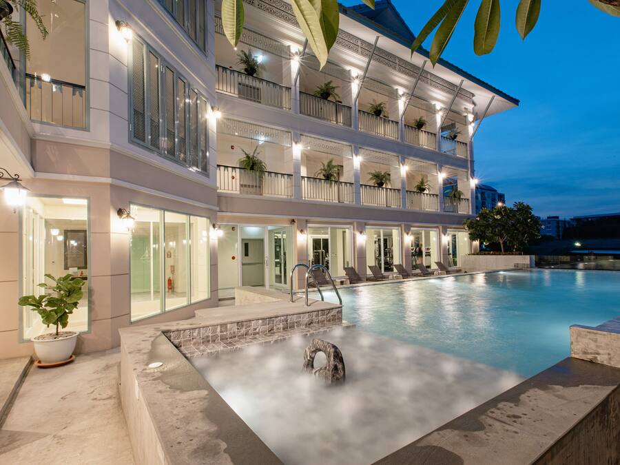 Außenpool, Liegestühle