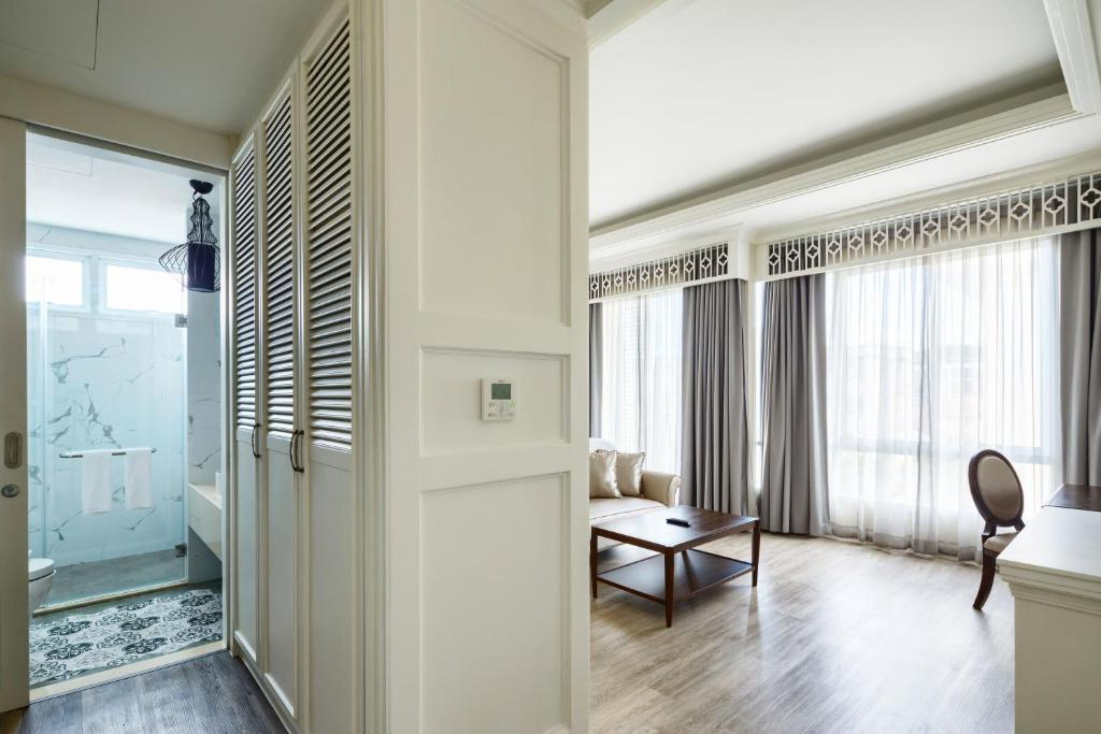 premier room, 1 king bed | living area | flat-screen tv