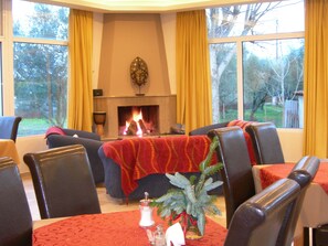 Fireplace - Hotel Afrika (Aigialeia)