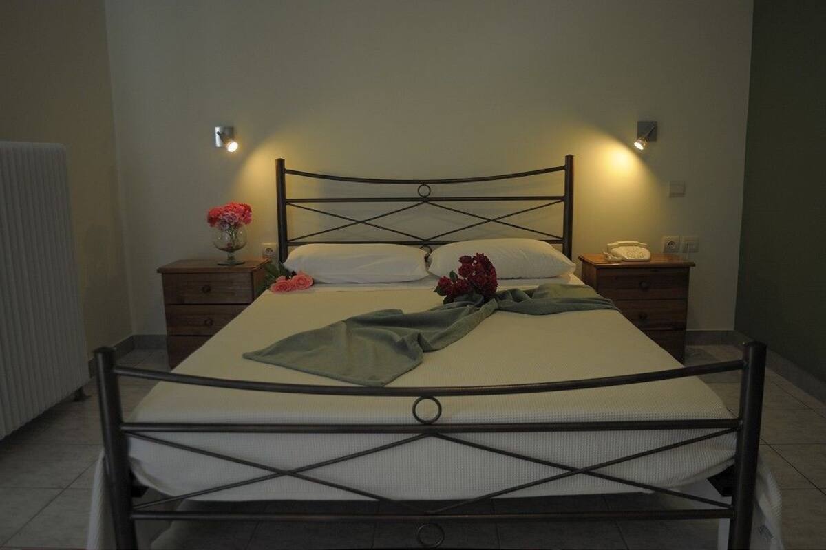 In-room safe, iron/ironing board (on request)
