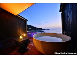 더블룸, 바다 전망 (Ground Floor) | 전신 욕조