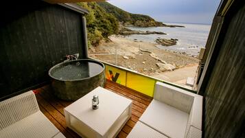 Chambre Tradition, vue mer, en angle (Japanese-style,Ground Floor) | Baignoire relaxante profonde