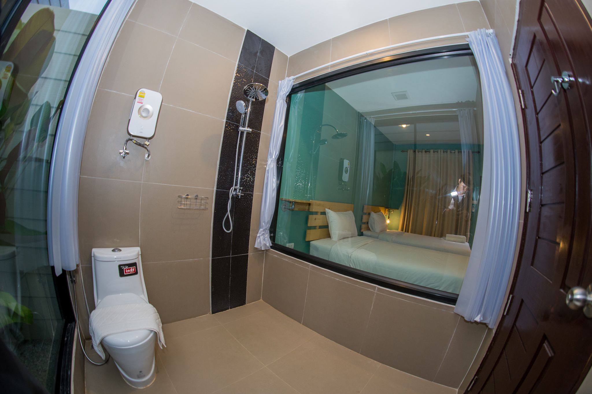 Superior Twin | Salle de bain | Douche, douche à « effet pluie », articles de toilette gratuits