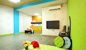 Individually decorated, individually furnished, blackout curtains - Pinky Marine Pension (Namhae)