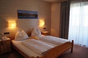 Doppelzimmer, Balkon | Allergikerbettwaren, Zimmersafe, individuell dekoriert