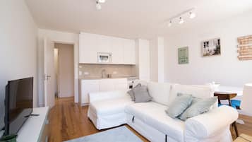 Appartement, 2 slaapkamers, roken, 2 badkamers | 2 slaapkamers, een strijkplank/strijkijzer, gratis wifi