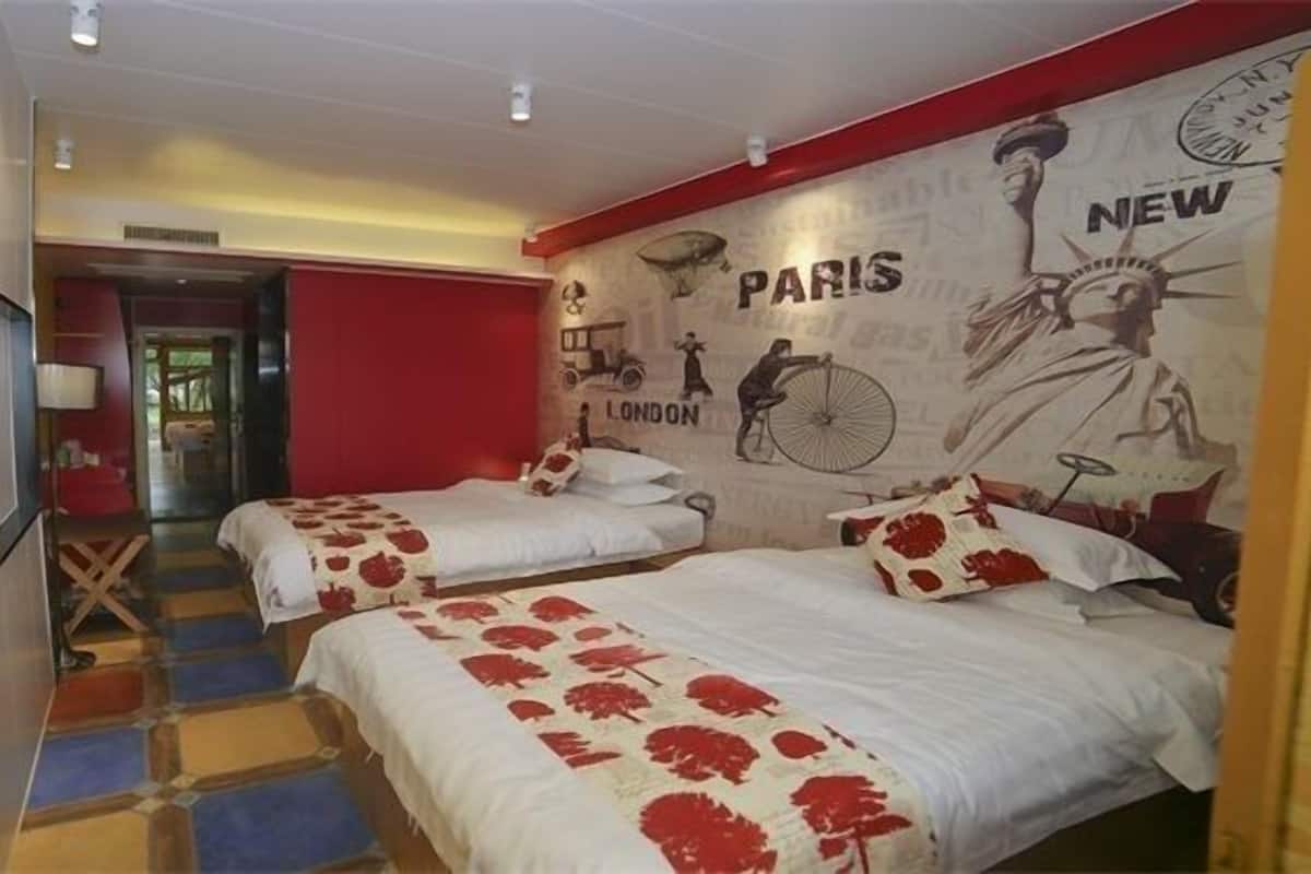 Signature Room | Desk, WiFi (free)